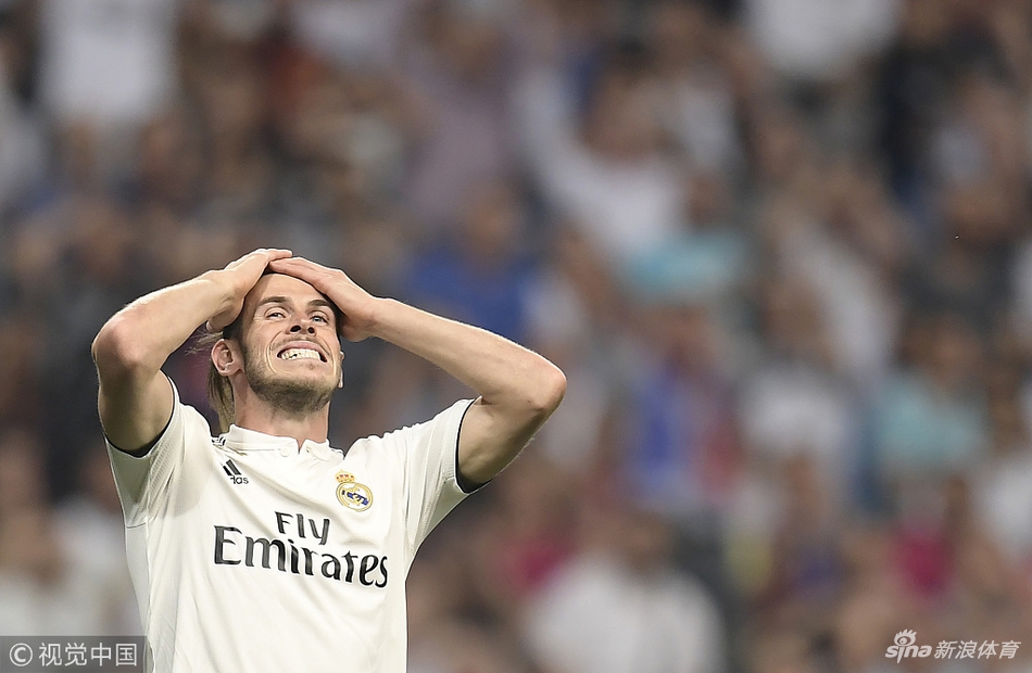 贝尔错过进球良机