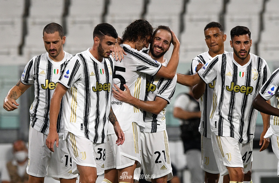 [意甲]尤文1-3罗马 主场捧杯狂欢