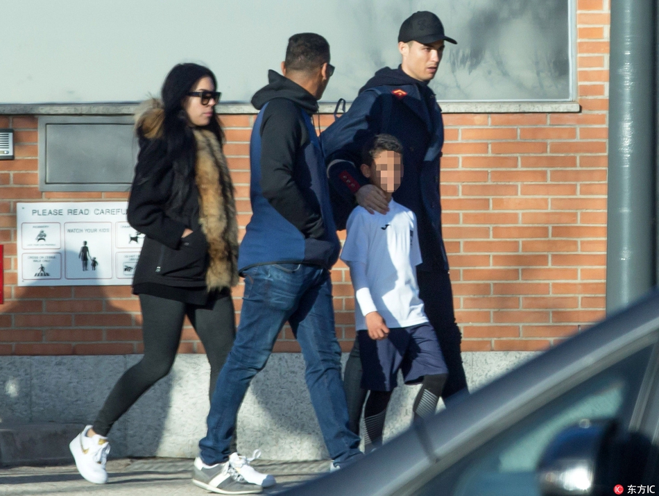 把迷你罗保护起来