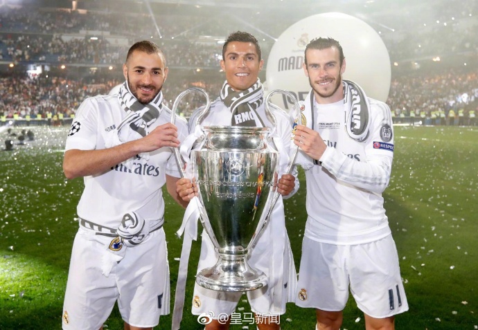 赢得了荣誉和掌声