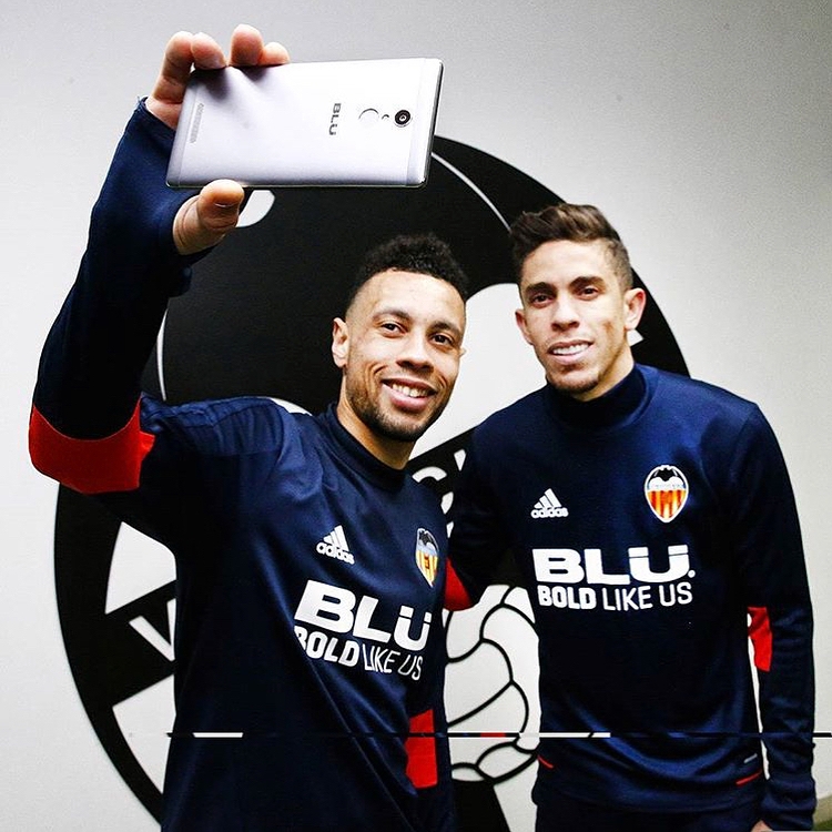 现在不是自己人了！