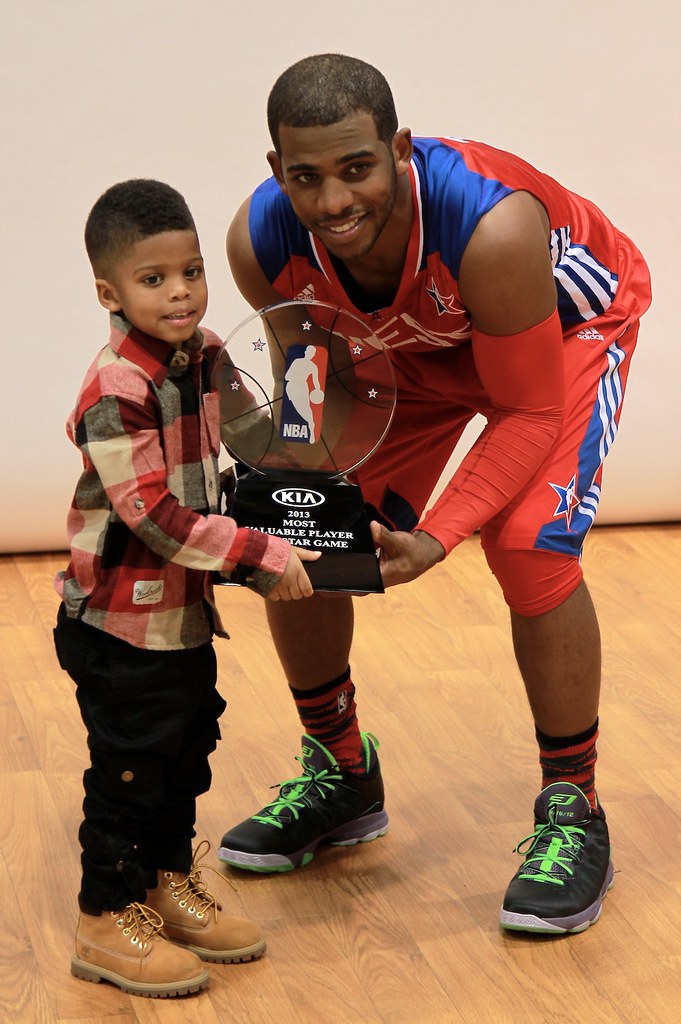 NBA最萌的巨星之子！那个萌翻科比的CP4十岁了！画风变成了这样