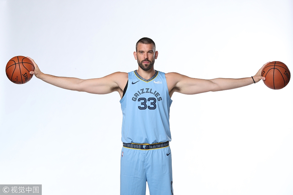 灰熊新赛季定妆照：日本小将亮相颜值直追丁彦雨航