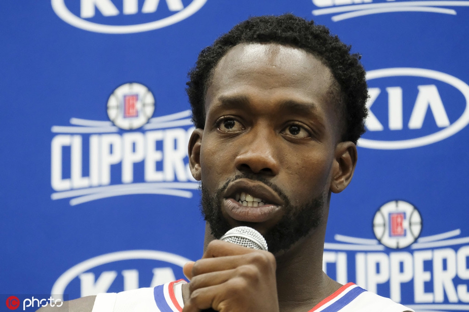 快船新赛季媒体日拍摄定妆照!卡哇伊又笑了