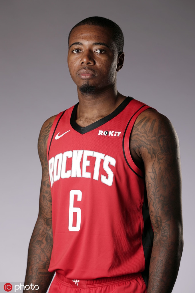 火箭新赛季媒体日拍摄定妆照！哈登威少正式合体 老板也来凑热闹