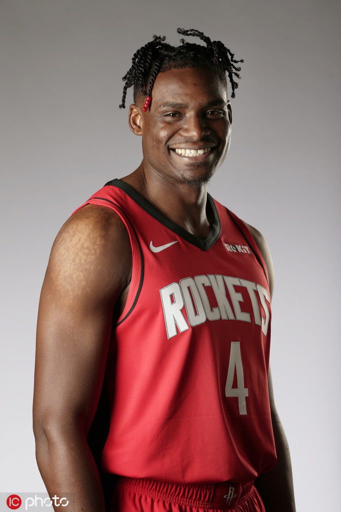 火箭新赛季媒体日拍摄定妆照！哈登威少正式合体 老板也来凑热闹