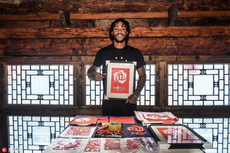 穿戏服运球与兵马俑合影！史上最年轻MVP在六朝古都放飞自我