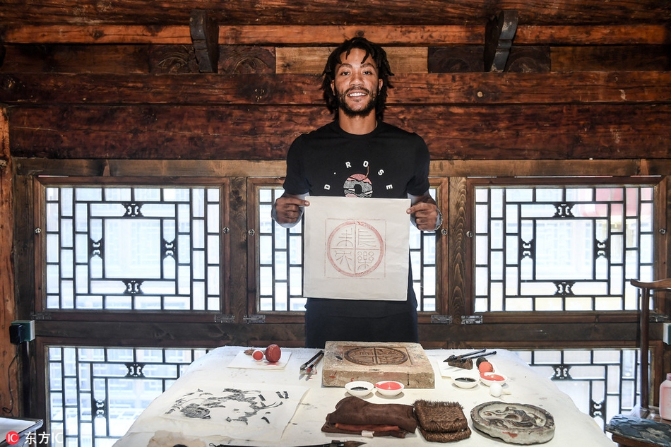 穿戏服运球与兵马俑合影！史上最年轻MVP在六朝古都放飞自我