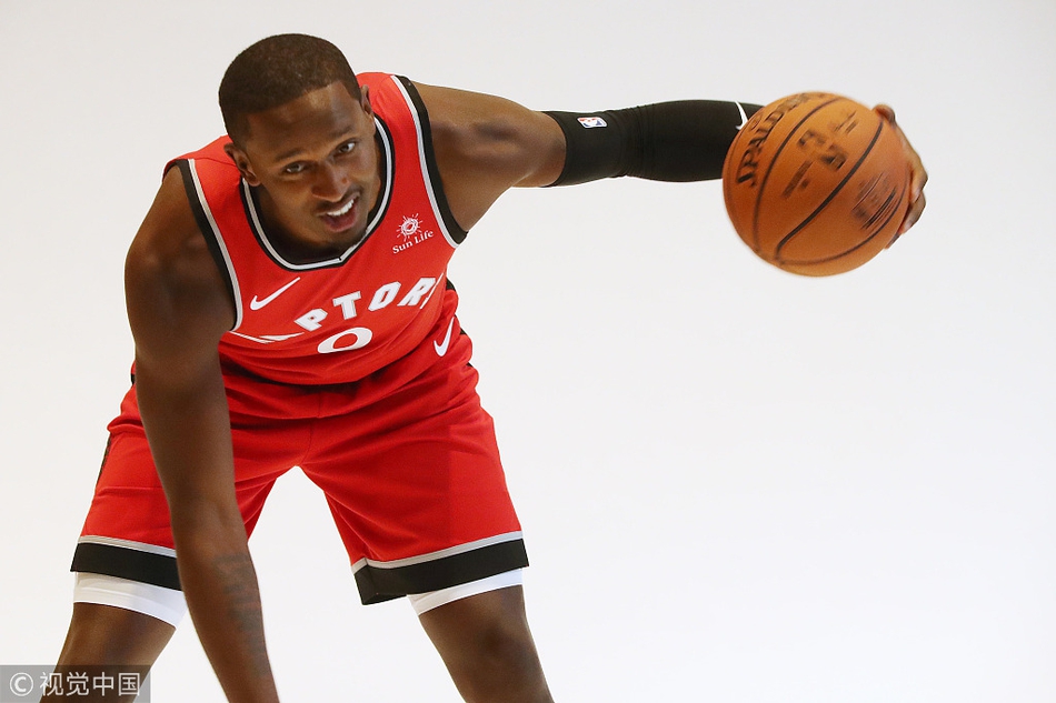 新北境之王正式登基！多年的面瘫也治好了 笑起来还挺帅