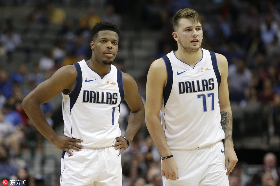 小丹尼斯-史密斯和东契奇