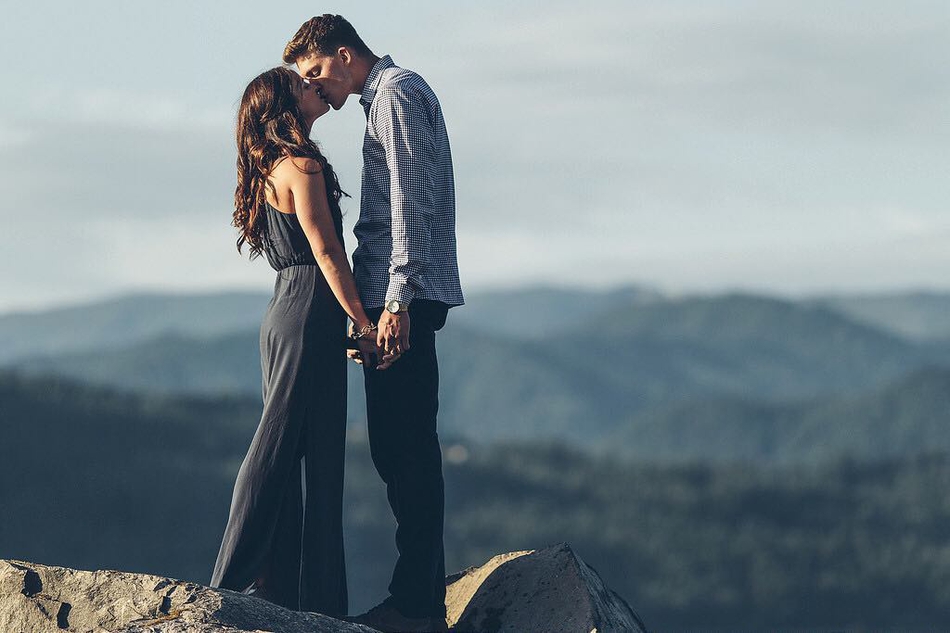 酸了酸了！又高又帅又富的他拥有全联盟球技最好的妻子