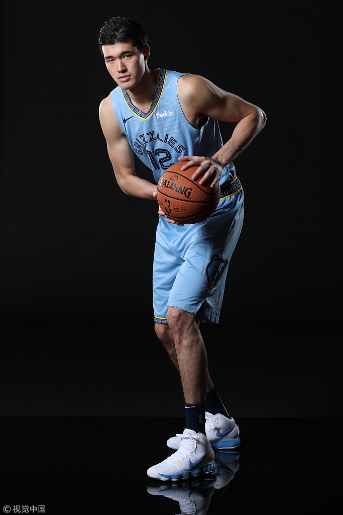 灰熊新赛季定妆照：日本小将亮相颜值直追丁彦雨航