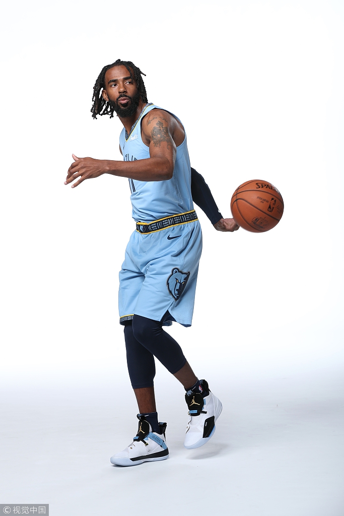 灰熊新赛季定妆照：日本小将亮相颜值直追丁彦雨航