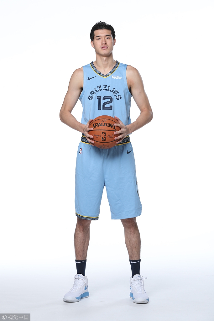 灰熊新赛季定妆照：日本小将亮相颜值直追丁彦雨航