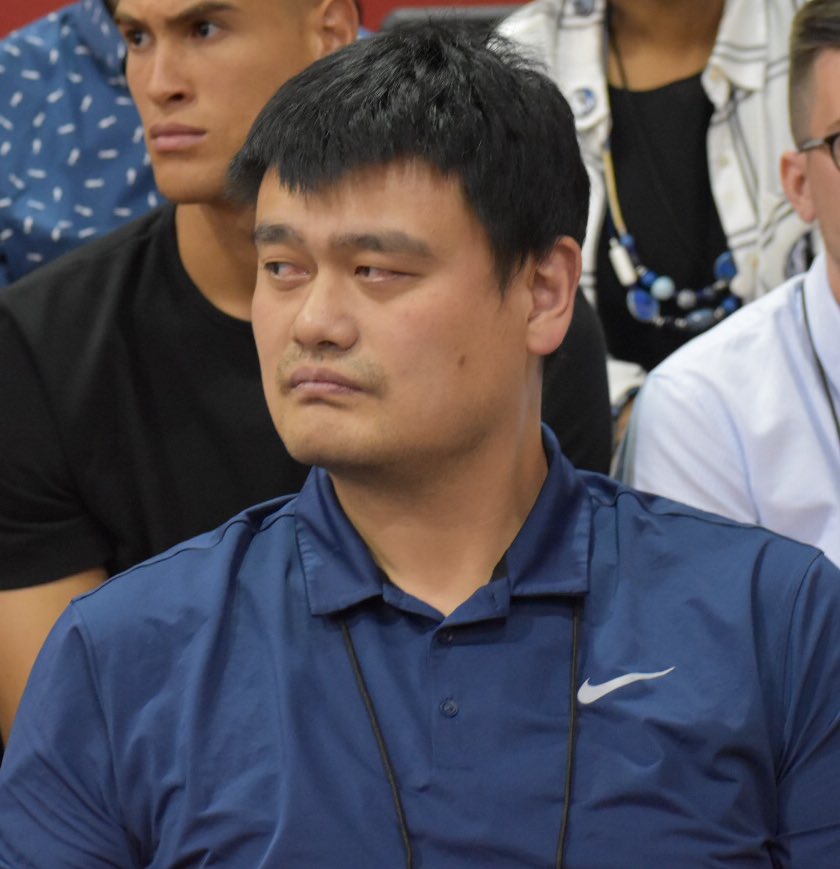 姚明再度现身NBA夏季联赛！看完老东家再督战中国队！