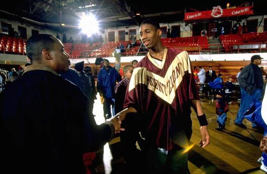 麦蒂高中时期赛场彩色高清写真：经典南瓜头 最后一张小腿太销魂