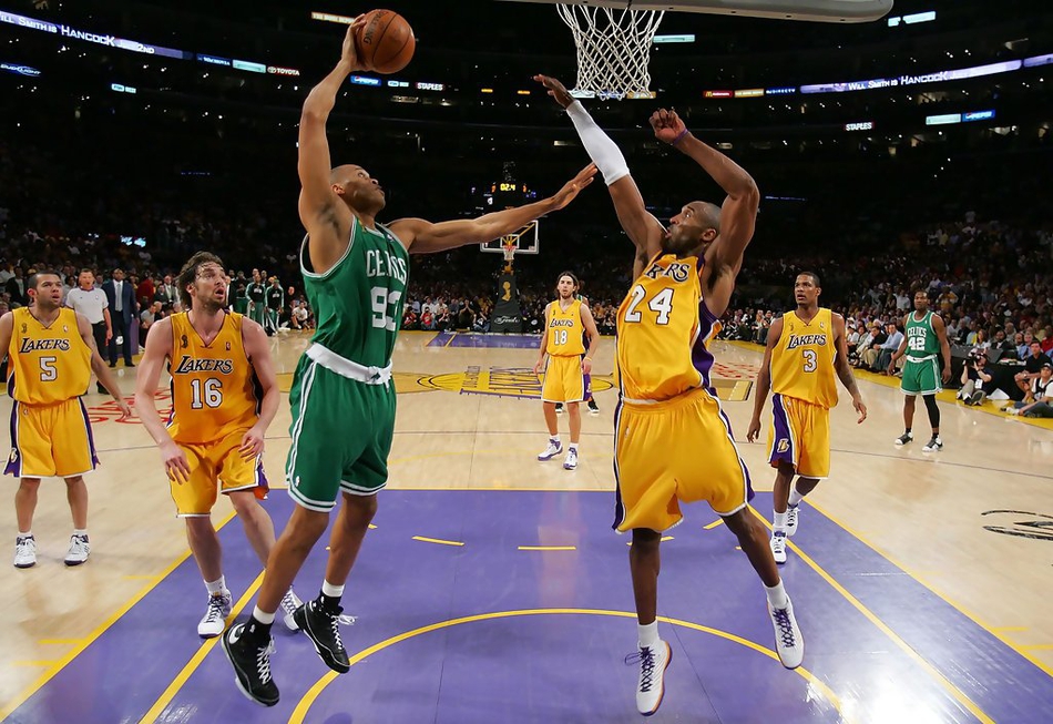 关于科比你不知道的十件事:看电视学会西班牙语 差点拿最佳第六人