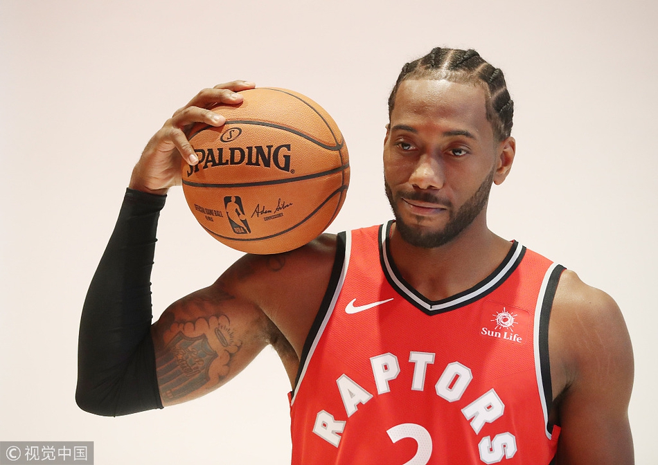 新北境之王正式登基！多年的面瘫也治好了 笑起来还挺帅