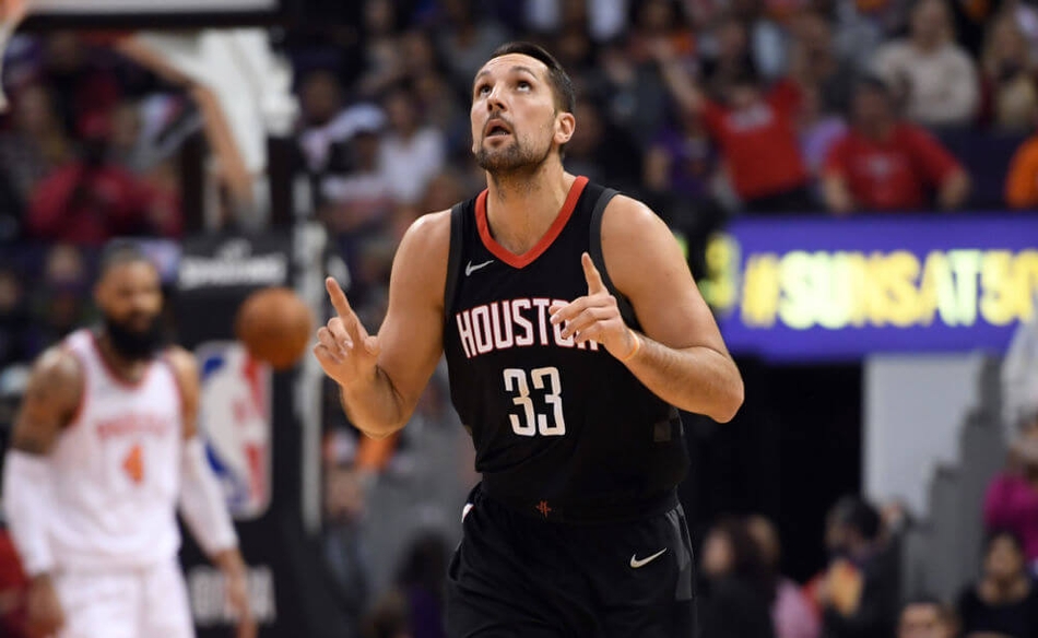 7、连续55场命中10+三分