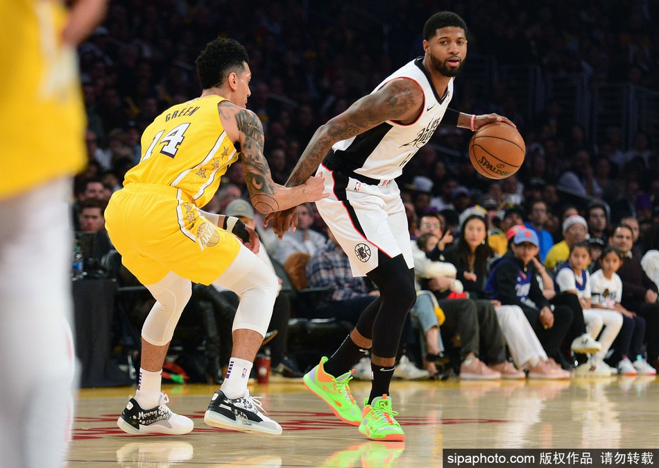 [NBA圣诞大战]洛杉矶德比快船111-106湖人