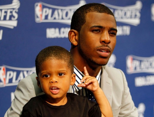 NBA最萌的巨星之子！那个萌翻科比的CP4十岁了！画风变成了这样