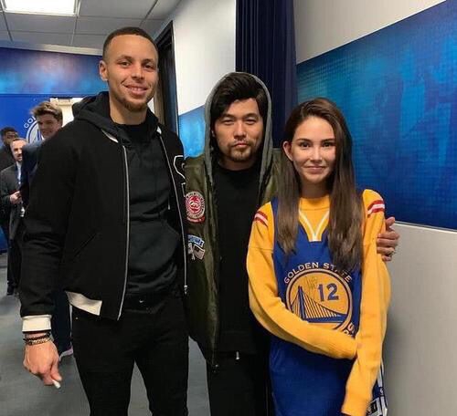 周杰伦晒妻子与库里合影!原来昆凌不仅是铁杆库蜜 还想当库里的妈