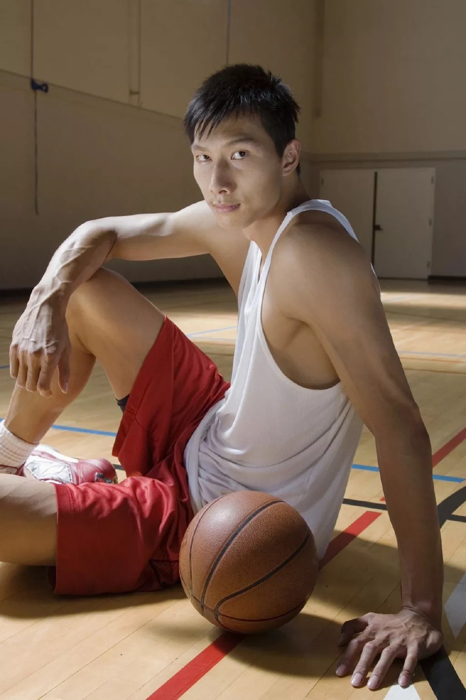 老照片！07年刚进NBA的易建联！感受下当年易帝的盛世美颜