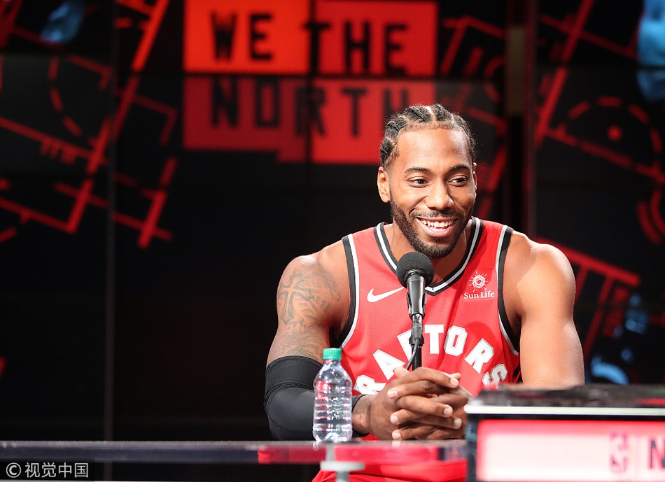 新北境之王正式登基！多年的面瘫也治好了 笑起来还挺帅