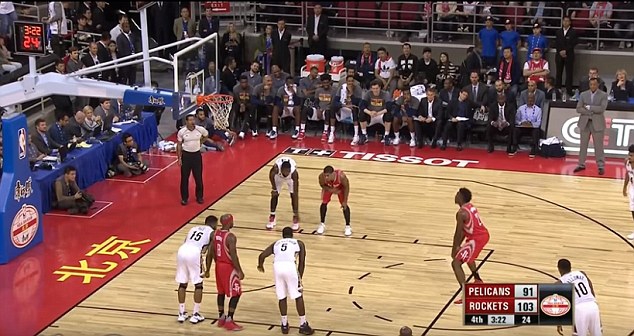 12、2016:端尿盆罚球引爆笑