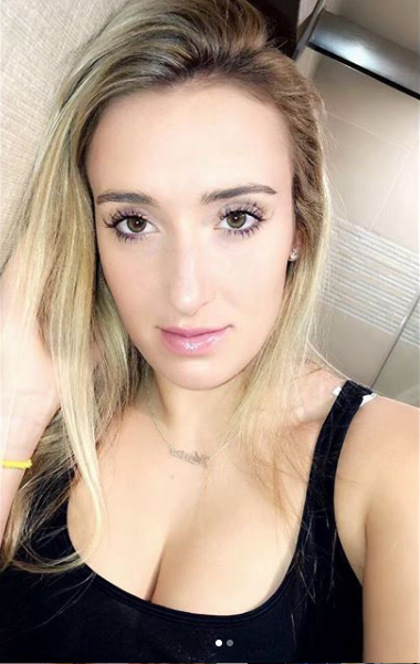 高甜预警！身材傲人的WNBA最甜小姐姐 射程恐怖的22岁洛杉矶分卫