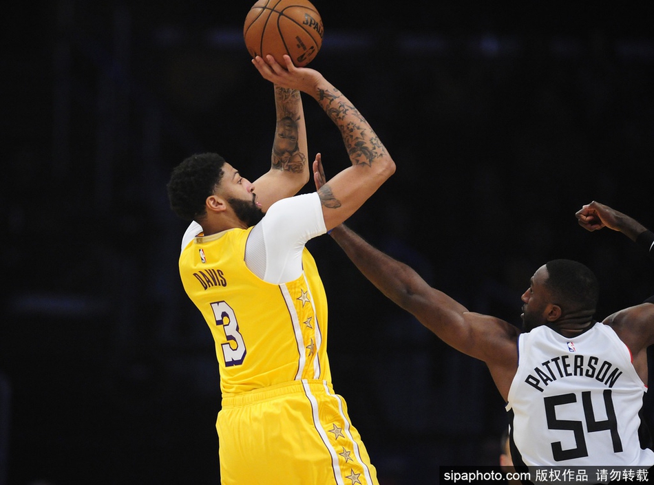 [NBA圣诞大战]洛杉矶德比快船111-106湖人