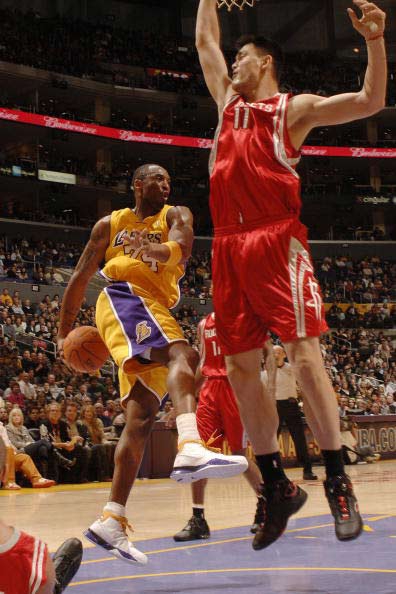 高甜预警!那些年的姚明和科比:从对手到好兄弟