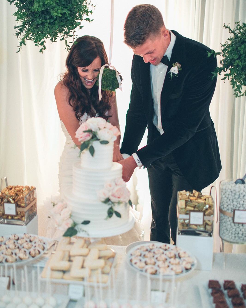 酸了酸了！又高又帅又富的他拥有全联盟球技最好的妻子