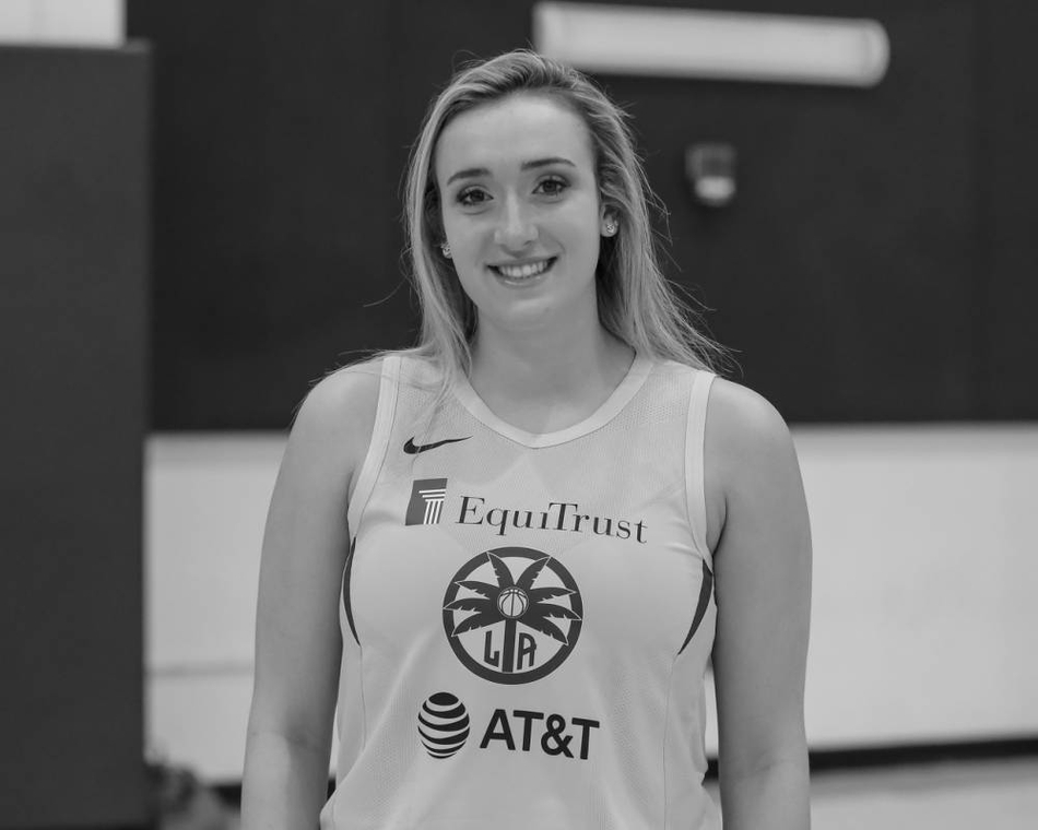 高甜预警！身材傲人的WNBA最甜小姐姐 射程恐怖的22岁洛杉矶分卫