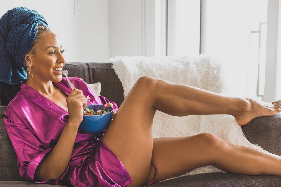 营养跟不上？杜兰特去旅游带美女营养师同行 这身材是哈登的最爱