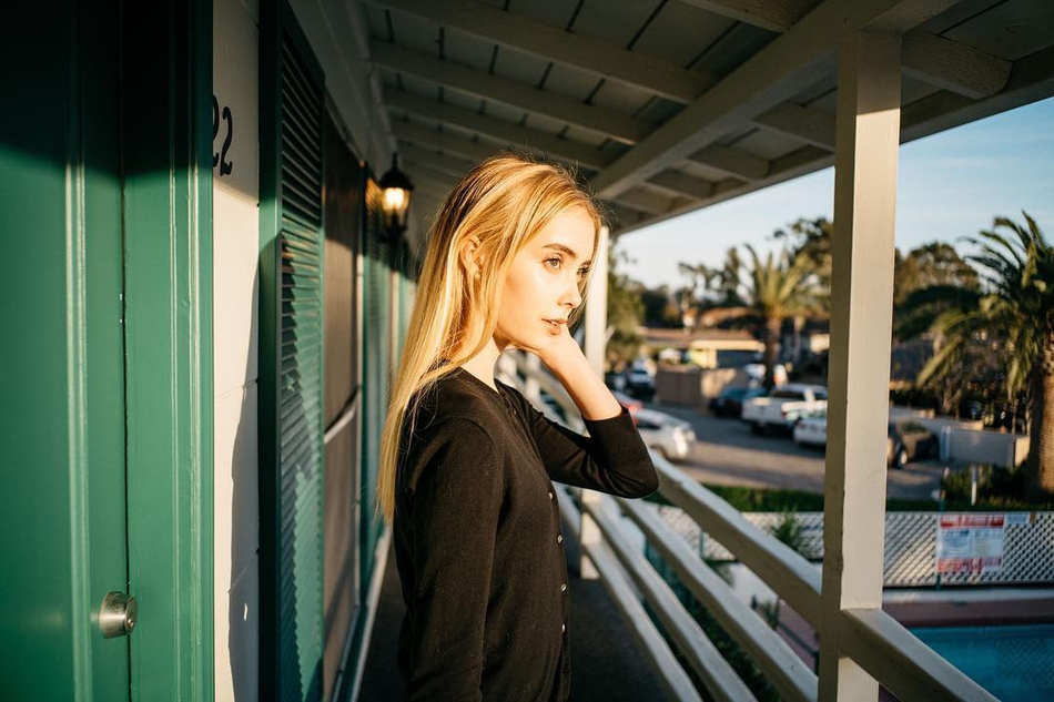 震撼人心的清纯美！21岁哥伦比亚大学舞蹈系高材生兼黄蜂啦啦队员