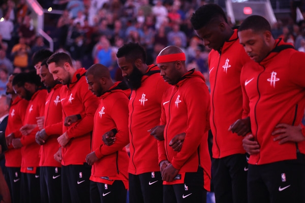 火箭锁定联盟第一