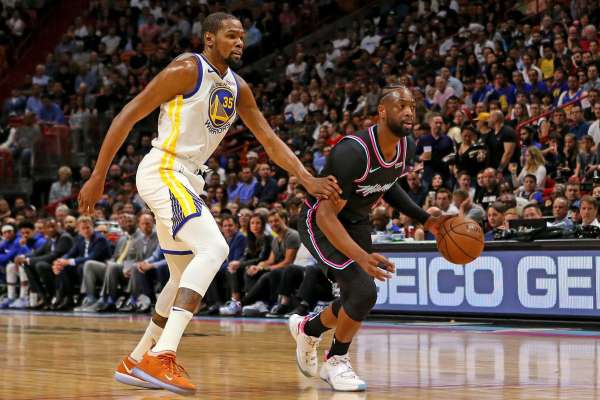 NBA历史超巨分档：第一档仅乔丹詹姆斯 科比邓肯奥尼尔第二档