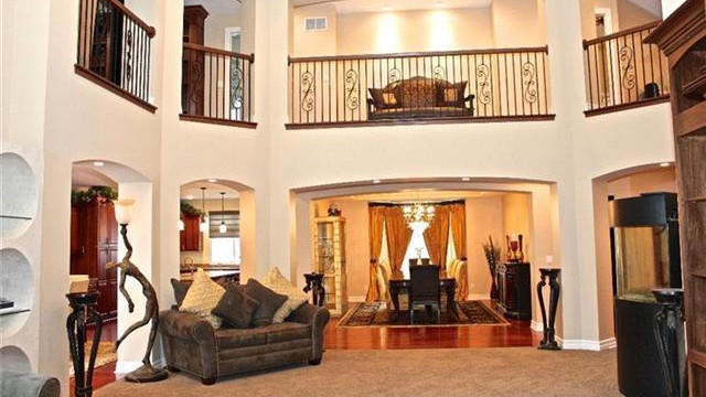 每平8413元!欧文终于把克城豪宅卖了出去 比挂牌价低近一百万