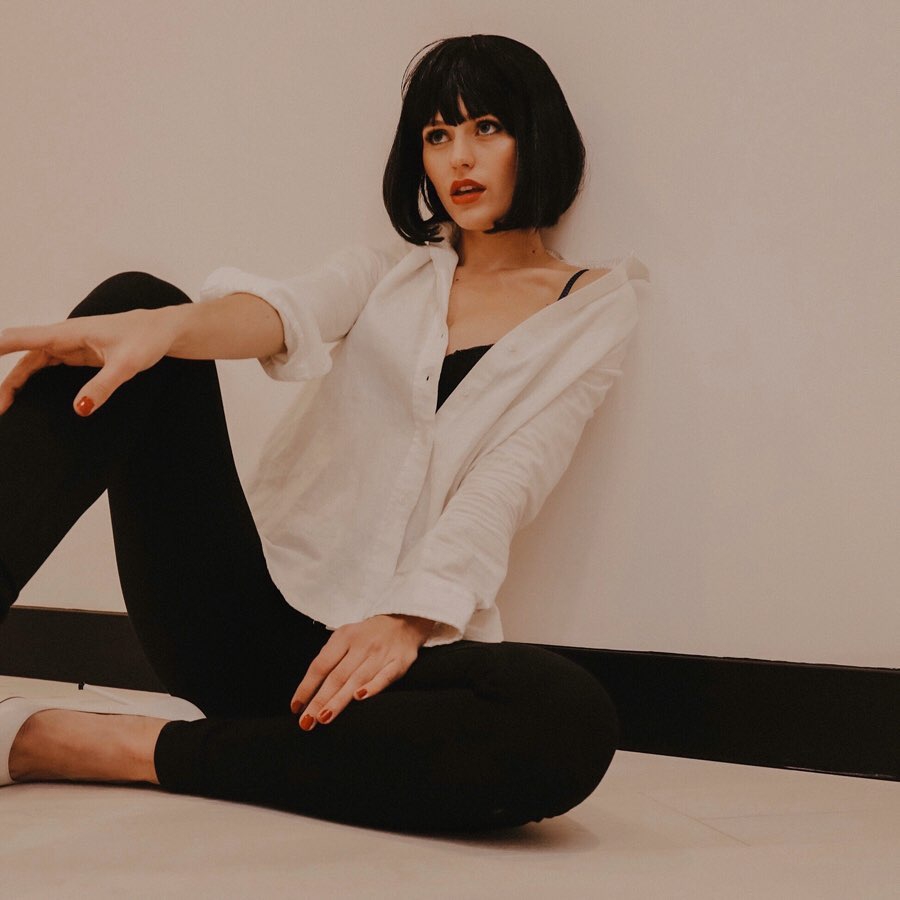 点赞狂魔杜兰特又下手了!点赞雄鹿老板女儿清纯美照