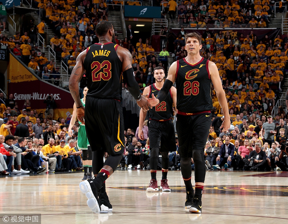 詹姆斯与科沃尔