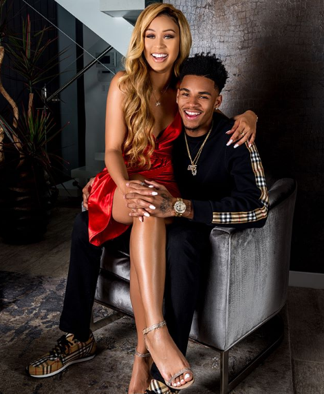 马刺新星与模特女友大秀恩爱 这姿势太羞耻