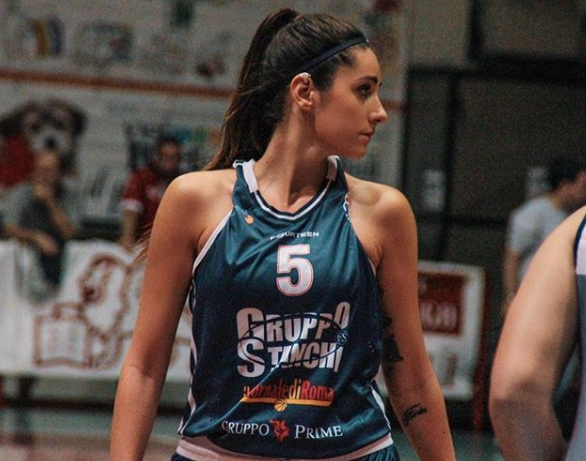 最会打球的模特！她曾是意大利选美亚军 如今成世界女篮第一美女