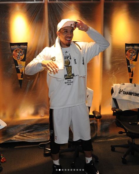 皇阿玛发深情长文告别马刺 十张老照片看哭了