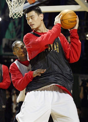 高甜预警!那些年的姚明和科比:从对手到好兄弟