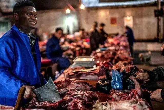 当NBA球星去摆摊：老詹卖taco库里卖爆米花 瓜哥卖瓜自卖自夸