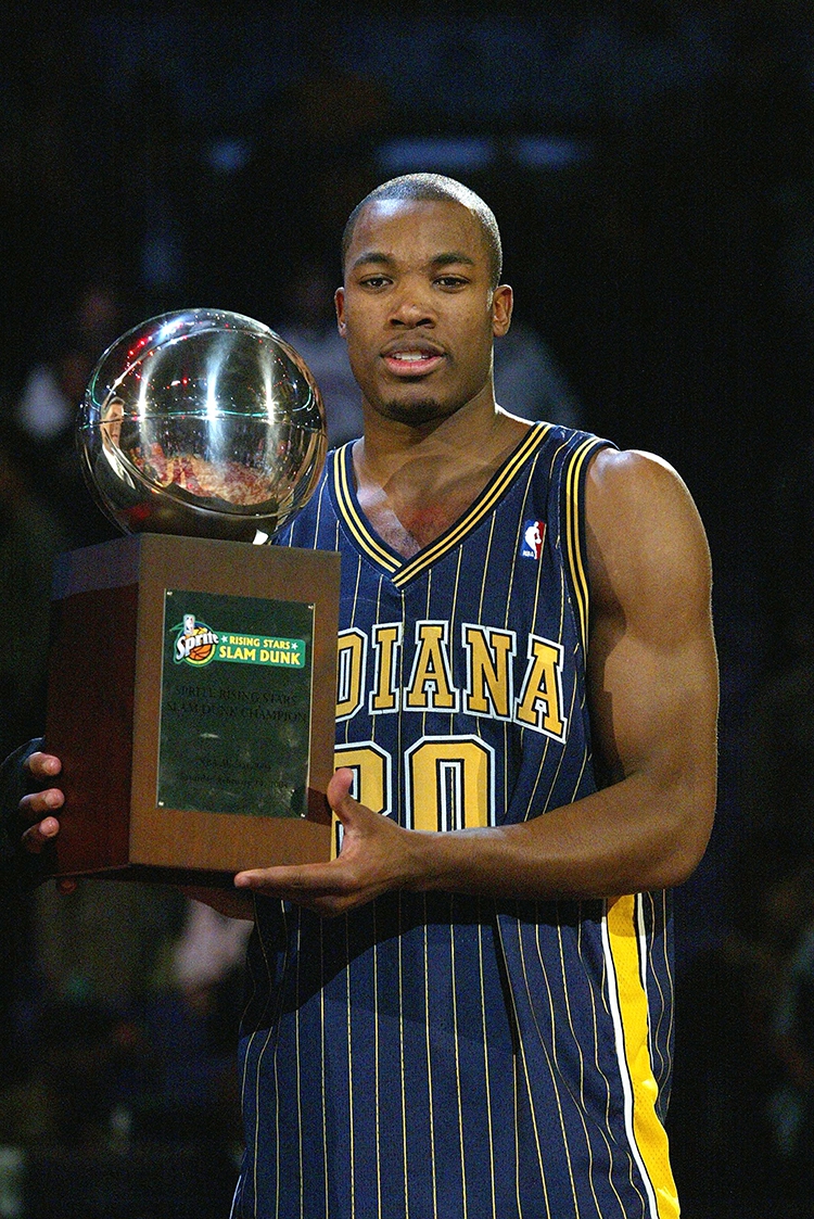 仅剩一人还在打球！姚明同届谁赚钱最多 仅3人上亿大姚排第4