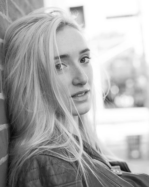 高甜预警！身材傲人的WNBA最甜小姐姐 射程恐怖的22岁洛杉矶分卫