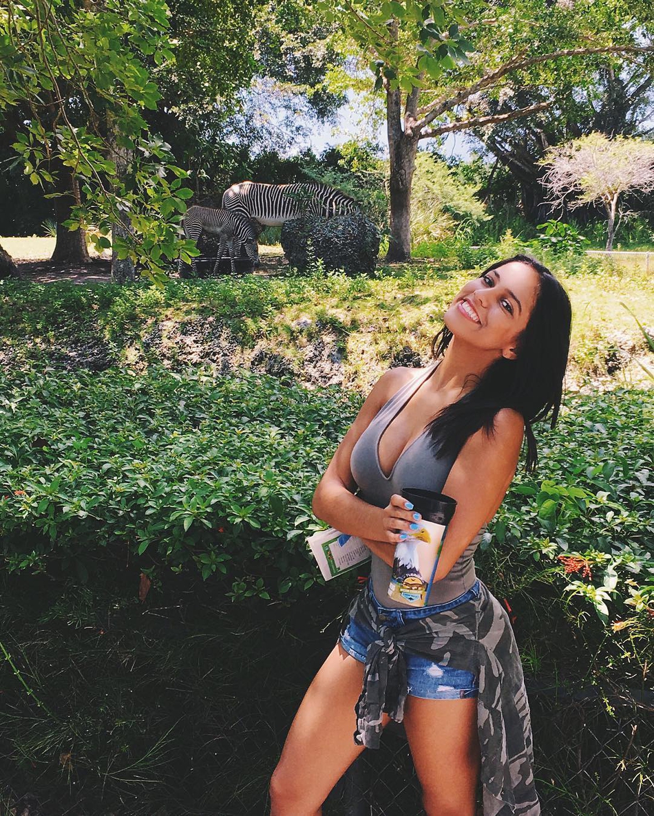 南美风情！身材逆天的22岁热火啦啦队小姐姐！