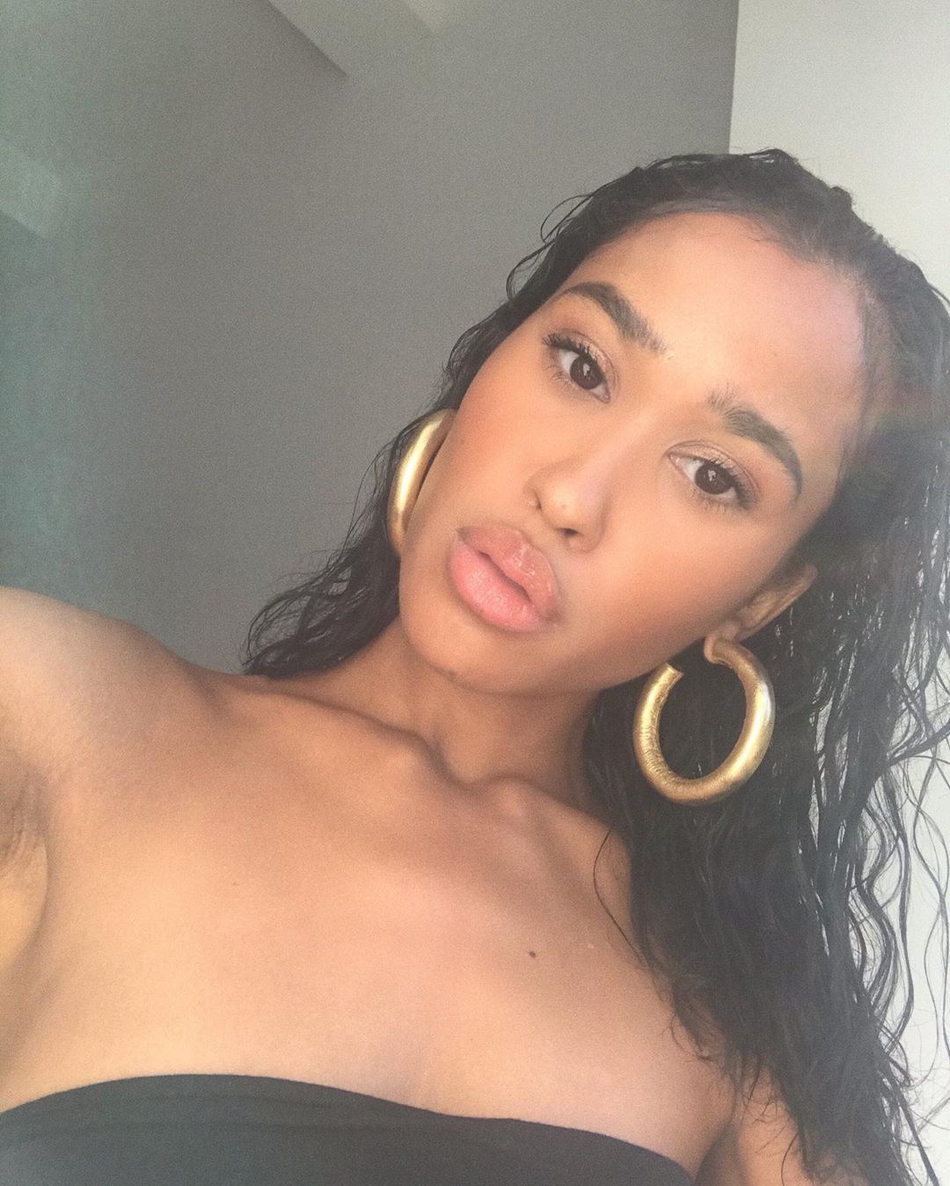 奥多姆大女儿晒性感照!22岁的她已长成大姑娘